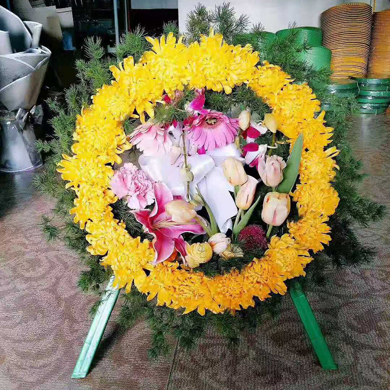 追悼会花圈.jpg